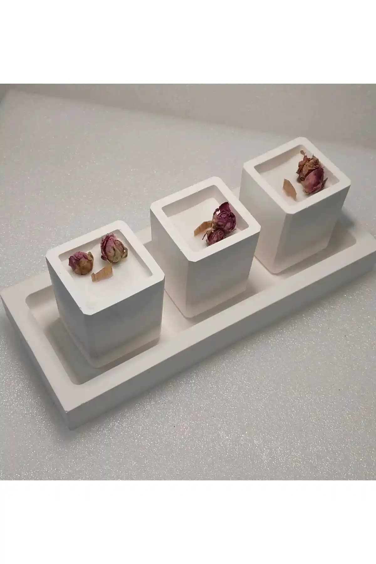 Mum Tepsileri ile Dekorasyonda Zarafet ve İşlevselliği Bir Arada Yaratın