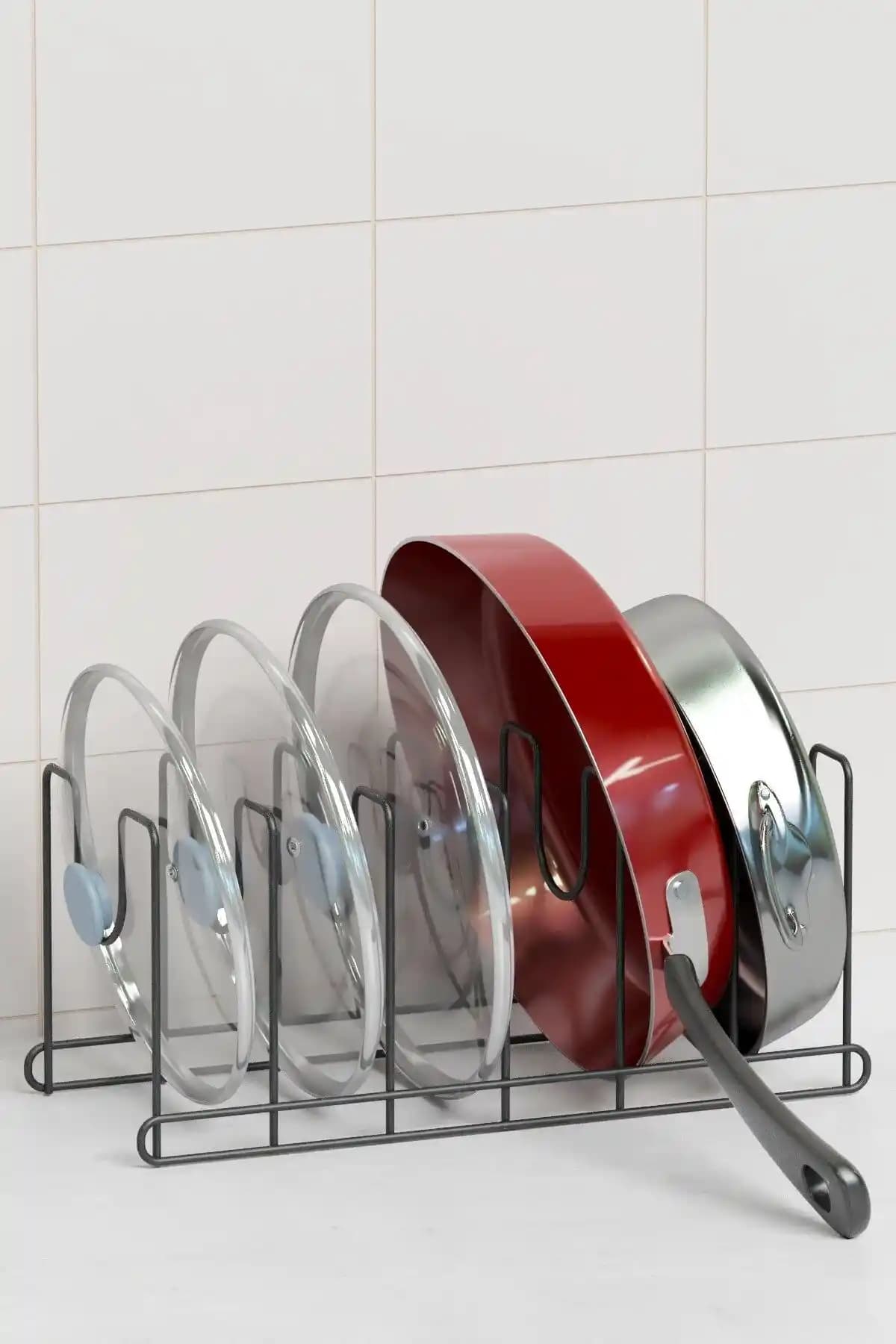 Mutfak Dekorasyonunda Fonksiyonellik ve Estetiği Birleştiren Tencere ve Tava Düzenleyicileri