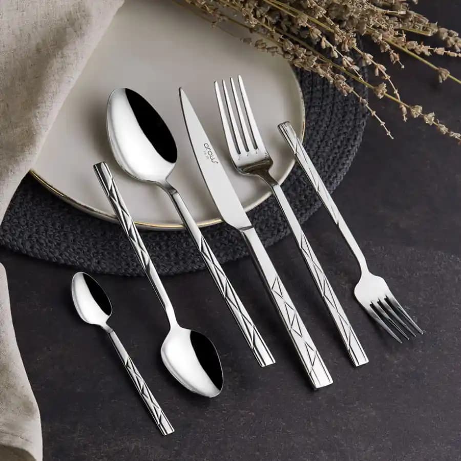 Mutfak Dekorasyonunda Şık ve Fonksiyonel Çatal Bıçak Kaşık Setleri Seçenekleri