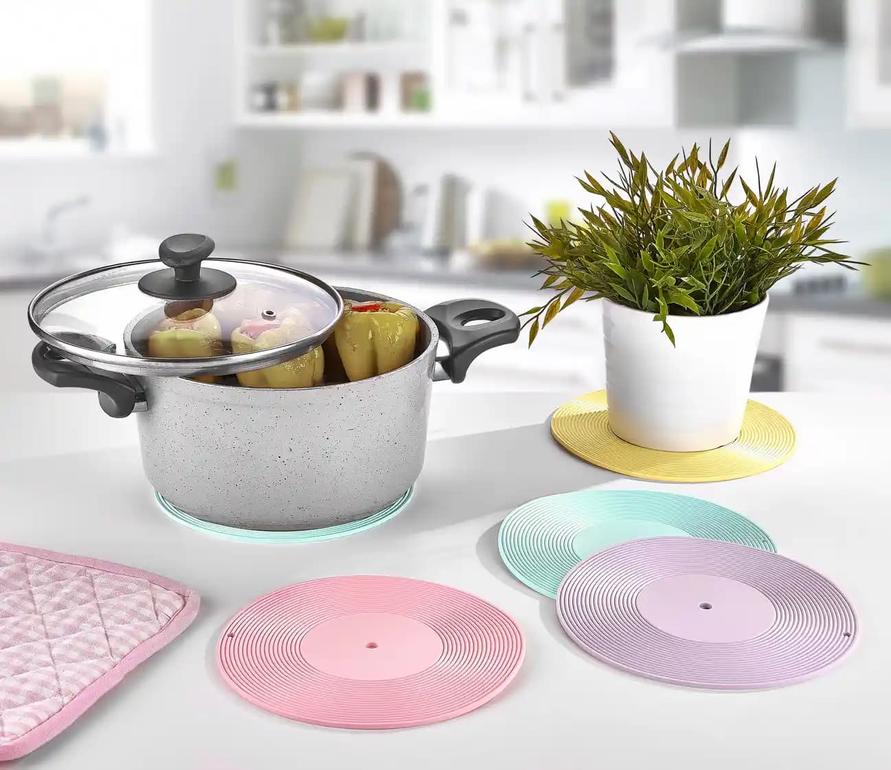 Mutfak Dekorasyonunda Şıklık ve İşlevsellik Sunan Tencere Altlığı Seçenekleri