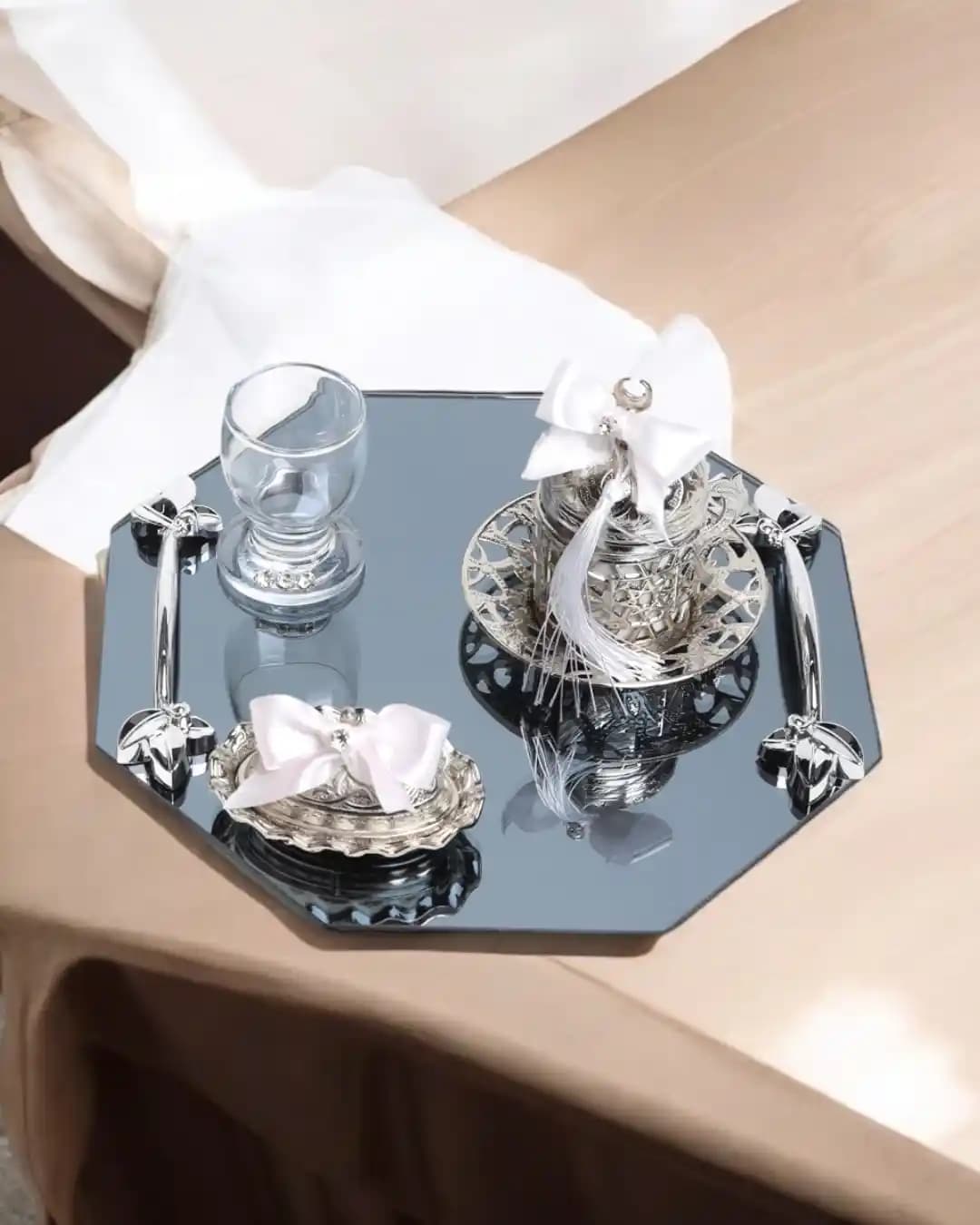 Nişan Kahve Tepsisi Dekorasyon ve Mobilyada Zarafetin Simgesi