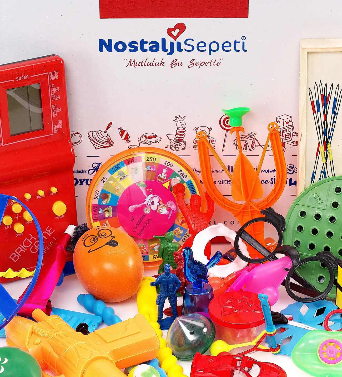 Nostalji Oyuncaklar ile Evinize Geçmişin Sıcaklığını Katın ve Dekorasyonunuzu Zenginleştirin