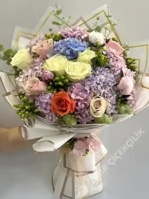 Ortanca Çiçek Sepetleri ile Evinize Zarif ve Doğal Dekorasyon Çözümleri