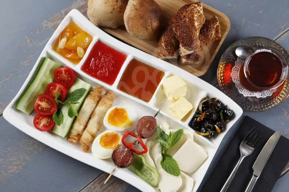 Otel Kahvaltı Tabağı Seçiminde Dikkat Edilmesi Gerekenler ve Modeller