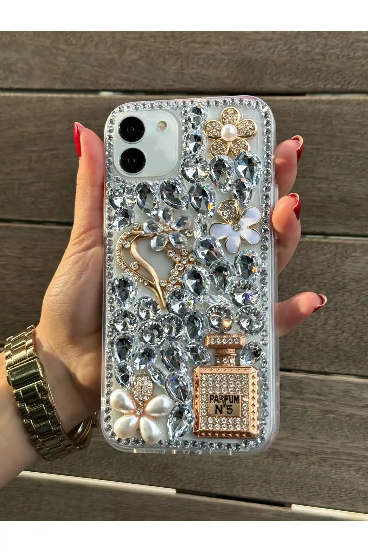 Özel Tasarım Kılıflar ve Mobilya Dekorasyonunda Kişiselleştirme Trendleri