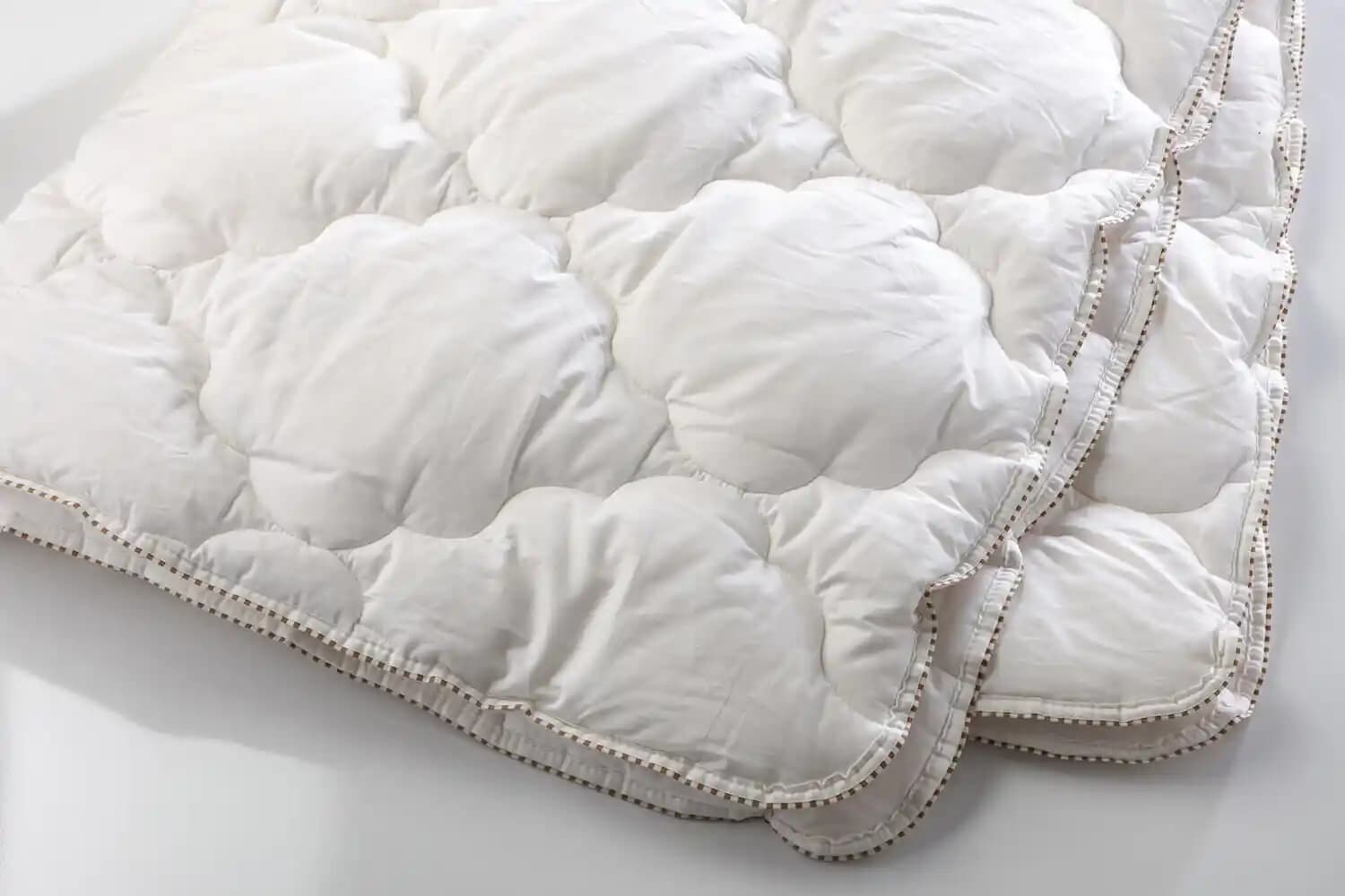 Pamuk Yorgan: Doğal ve Sağlıklı Uyku İçin En İyi Seçenekler ve Modeller