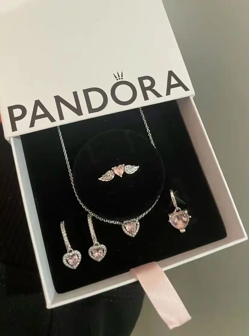 Pandora Setleriyle Modern ve Zarif Dekorasyon ve Mobilya Tasarımları