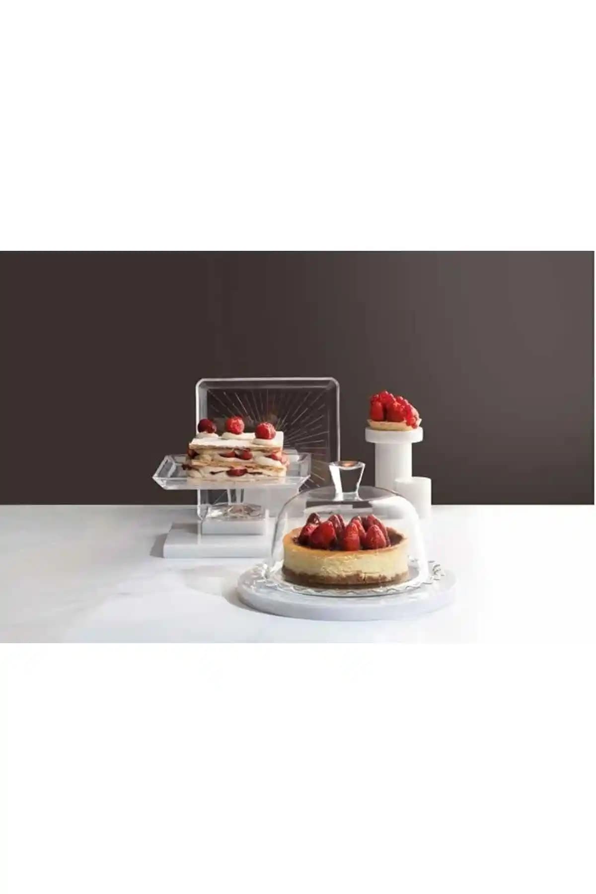 Paşabahçe Kek Standları: Estetik ve Dayanıklı Sunum Çözümleri