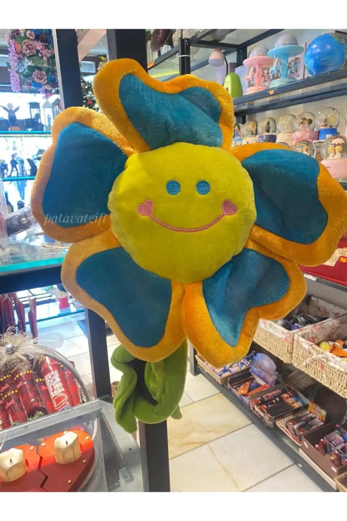 Peluş Çiçeklerle Dekorasyonda Sıcak ve Samimi Ortamlar Yaratmanın Yolları