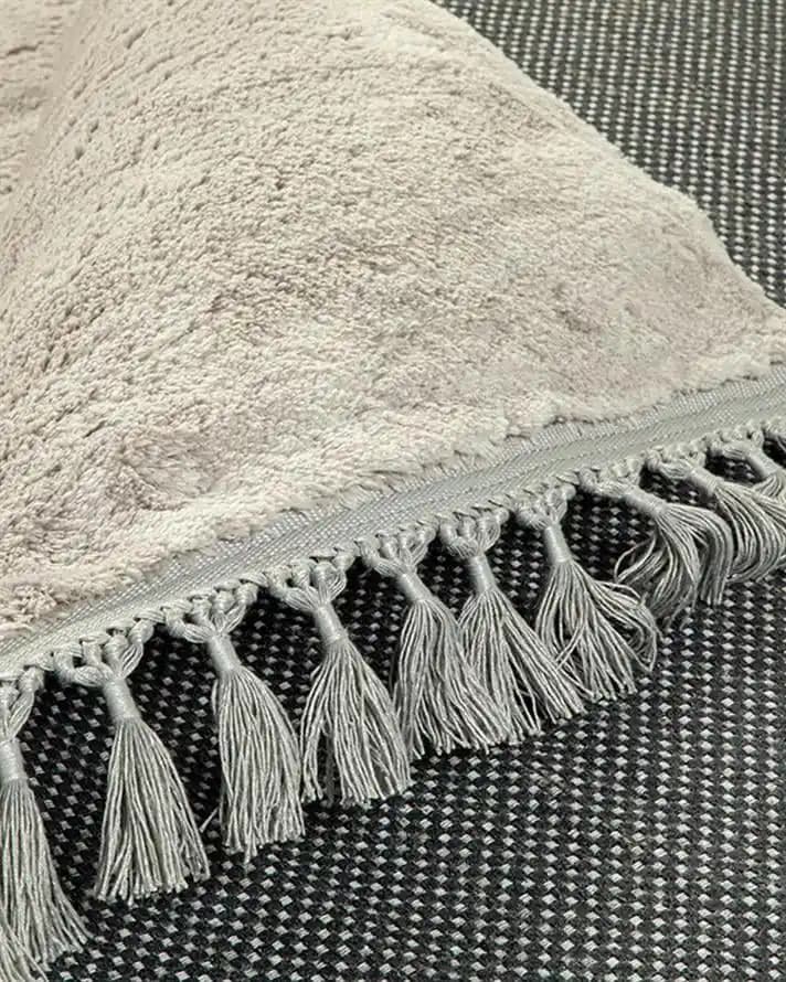 Peluş Halı Modelleriyle Evinize Şıklık ve Konfor Katmanın En Güzel Yolu