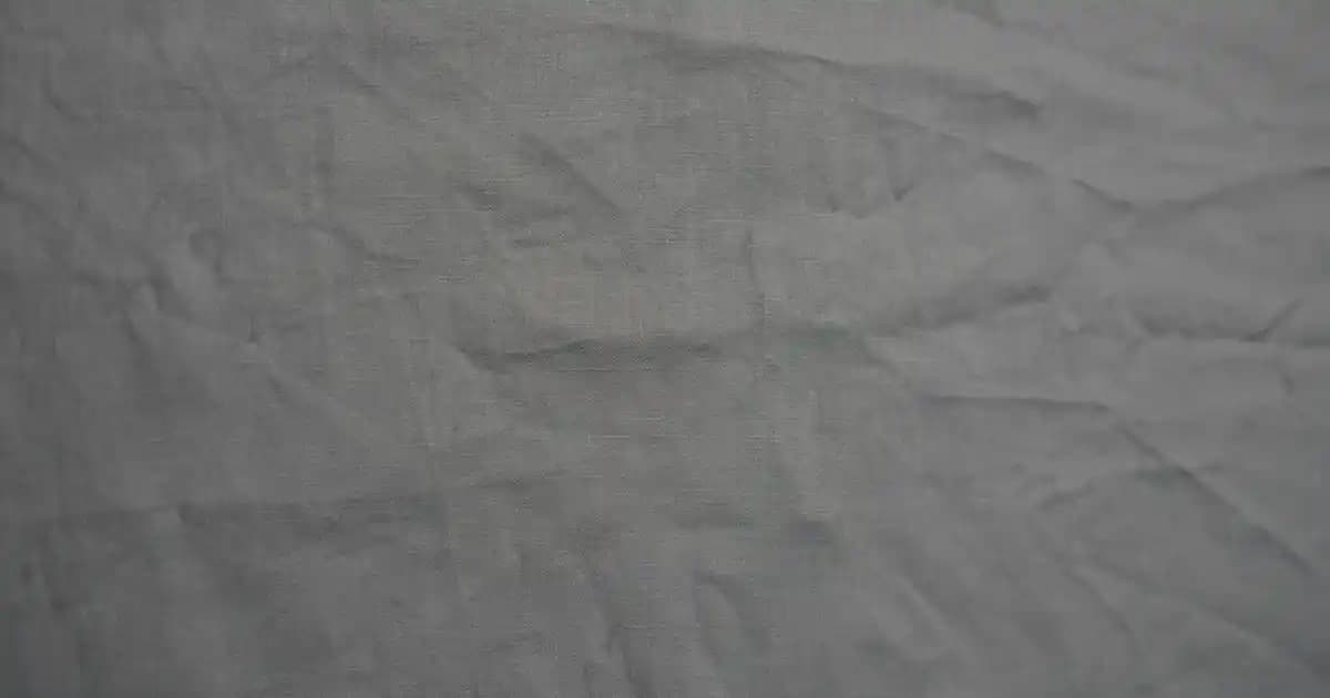 Polyester Duvar Süsleri: Estetik ve Dayanıklı Dekorasyon Çözümleri