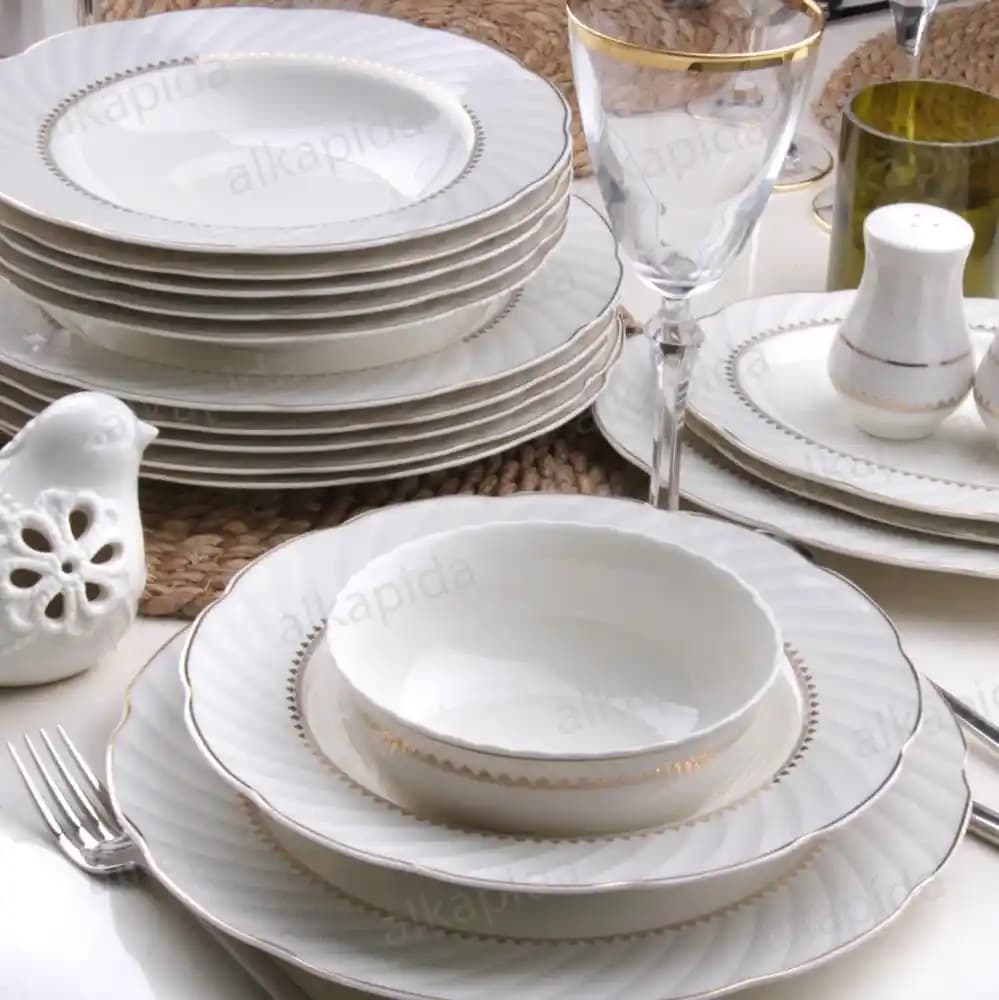 Porselen 12 Kişilik Yemek Takımı Seçenekleri ve Dekorasyon İpuçları