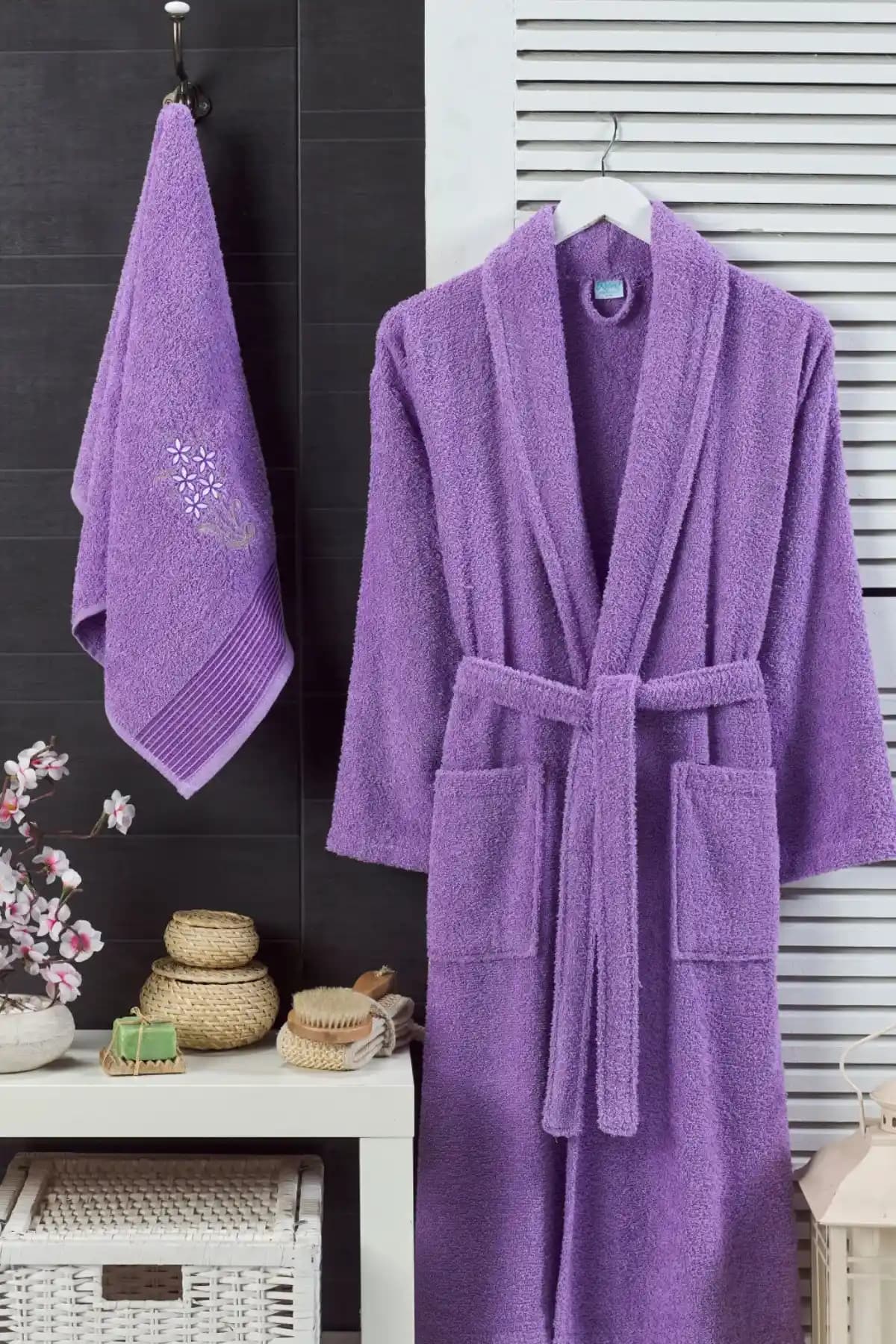 Renkli Bornoz Seçenekleriyle Evinize Renk ve Şıklık Katın