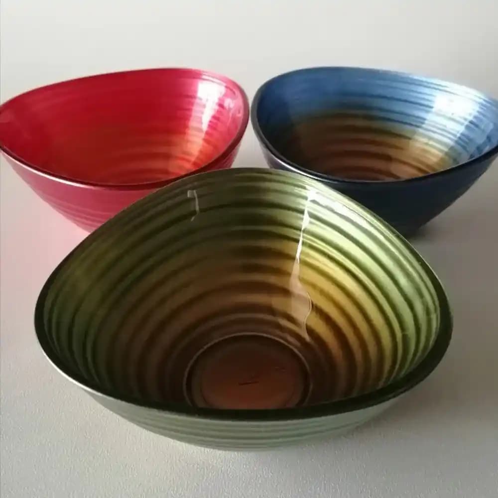 Renkli Cam Kaseler ile Dekorasyon ve Mutfak Fonksiyonelliğinde Güncel Trendler