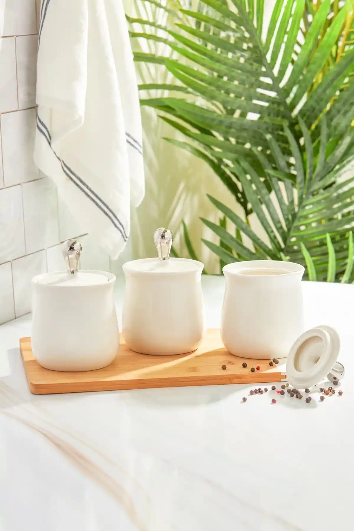 Seramik Baharat Takımlarıyla Mutfaklara Zarif ve Fonksiyonel Dokunuşlar