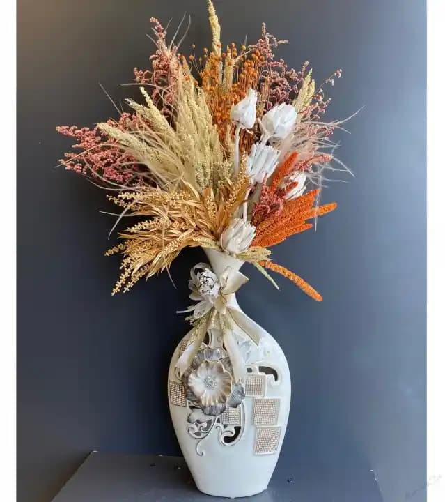 Seramik Çiçekler: Dekorasyon ve Mobilyada Zarif Sanatsal Dokunuşlar