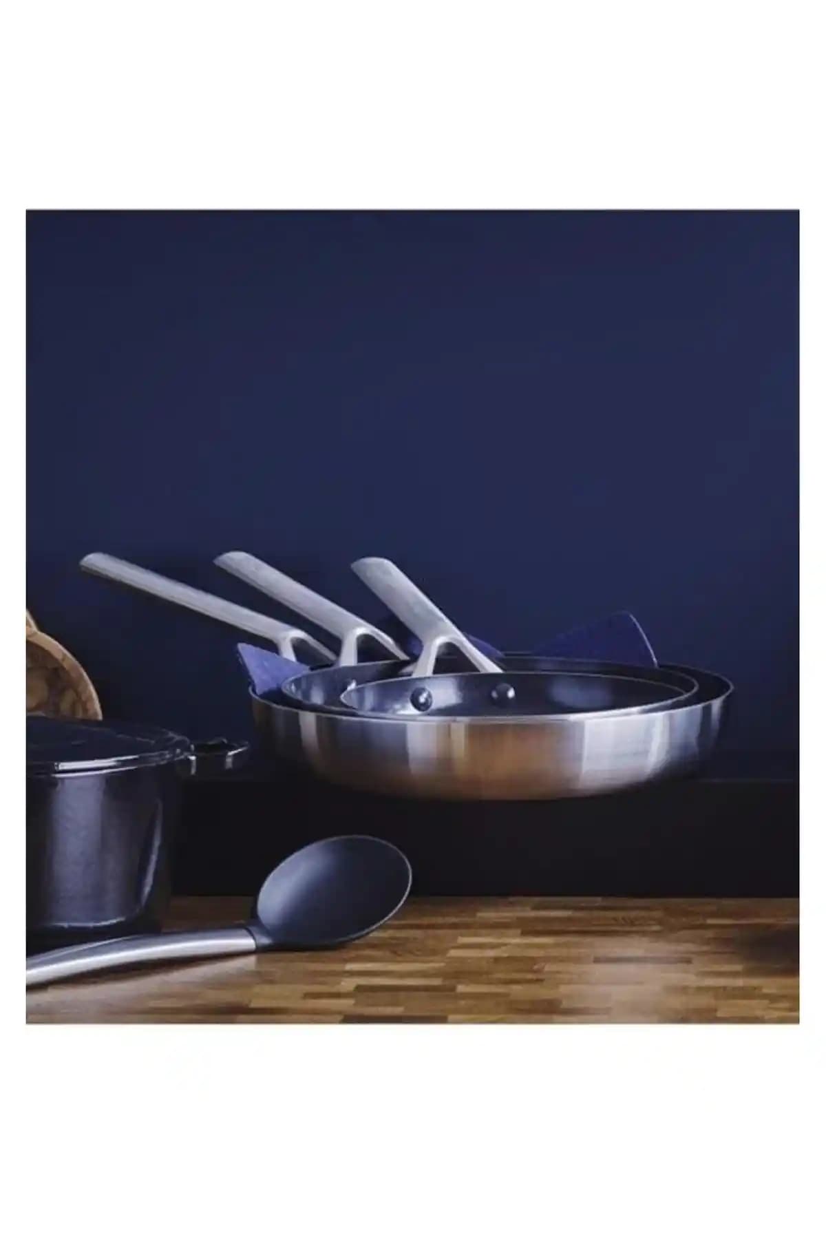 Seramik Kaplamalı Çelik Tavalar: Sağlıklı, Dayanıklı ve Şık Mutfak Gereçleri