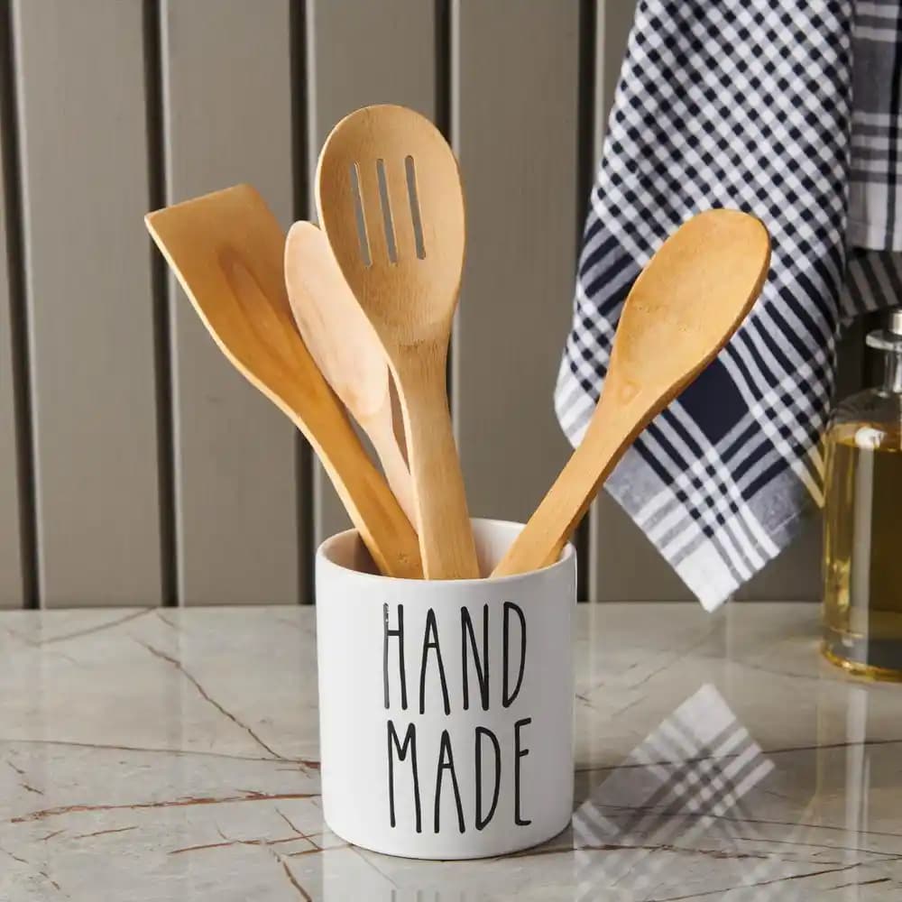 Seramik Kaşıklık ile Mutfak Dekorasyonunuzu Şık ve Fonksiyonel Hale Getirin