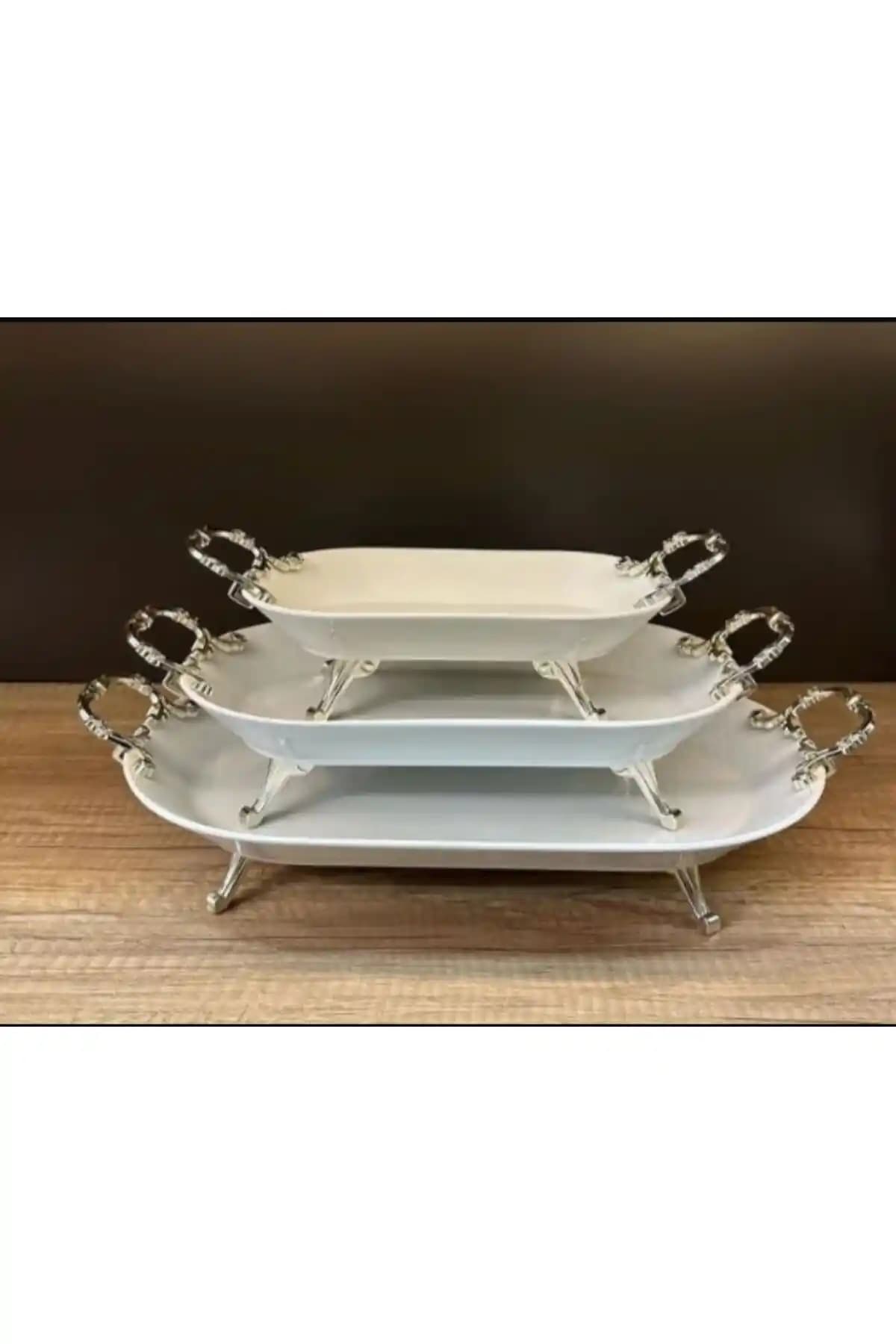 Şık Servis Tabaklarıyla Sofralarınıza Zarafet Katmanın Yöntemleri ve Dekorasyon İpuçları