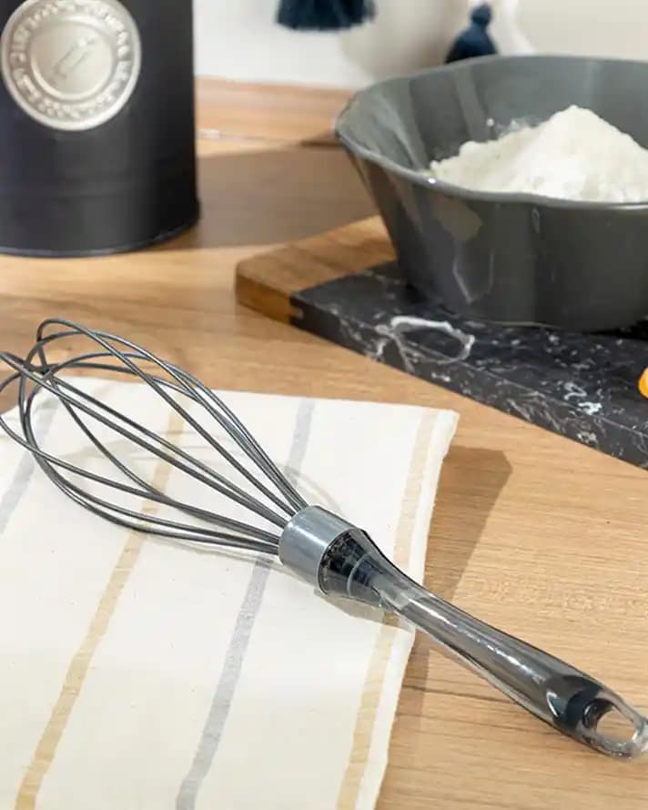 Silikon Çırpıcı Nedir ve Dekorasyon ile Mutfakta Çok Yönlü Kullanım Avantajları