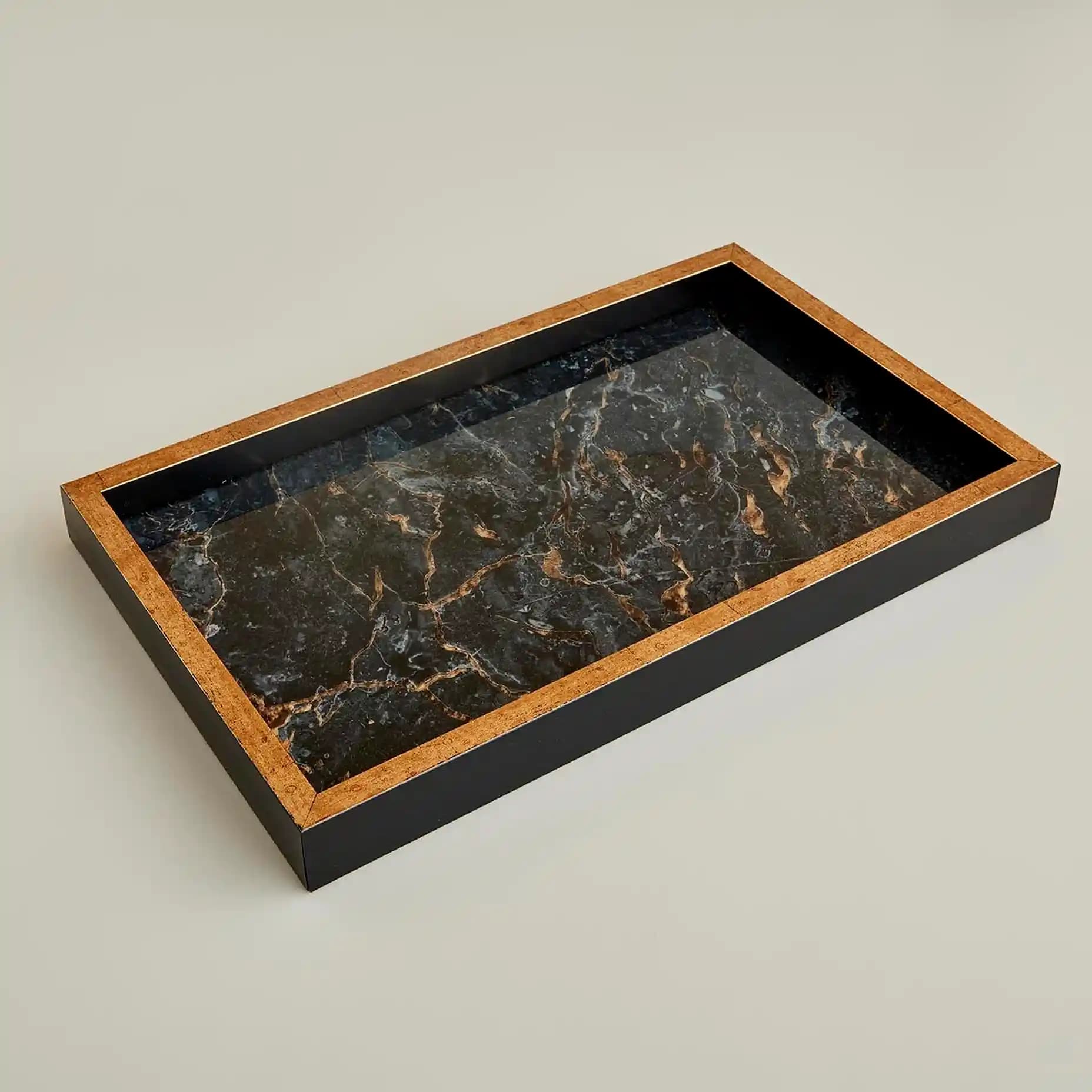 Siyah Cam Tepsi ile Modern ve Şık Dekorasyon Çözümleri