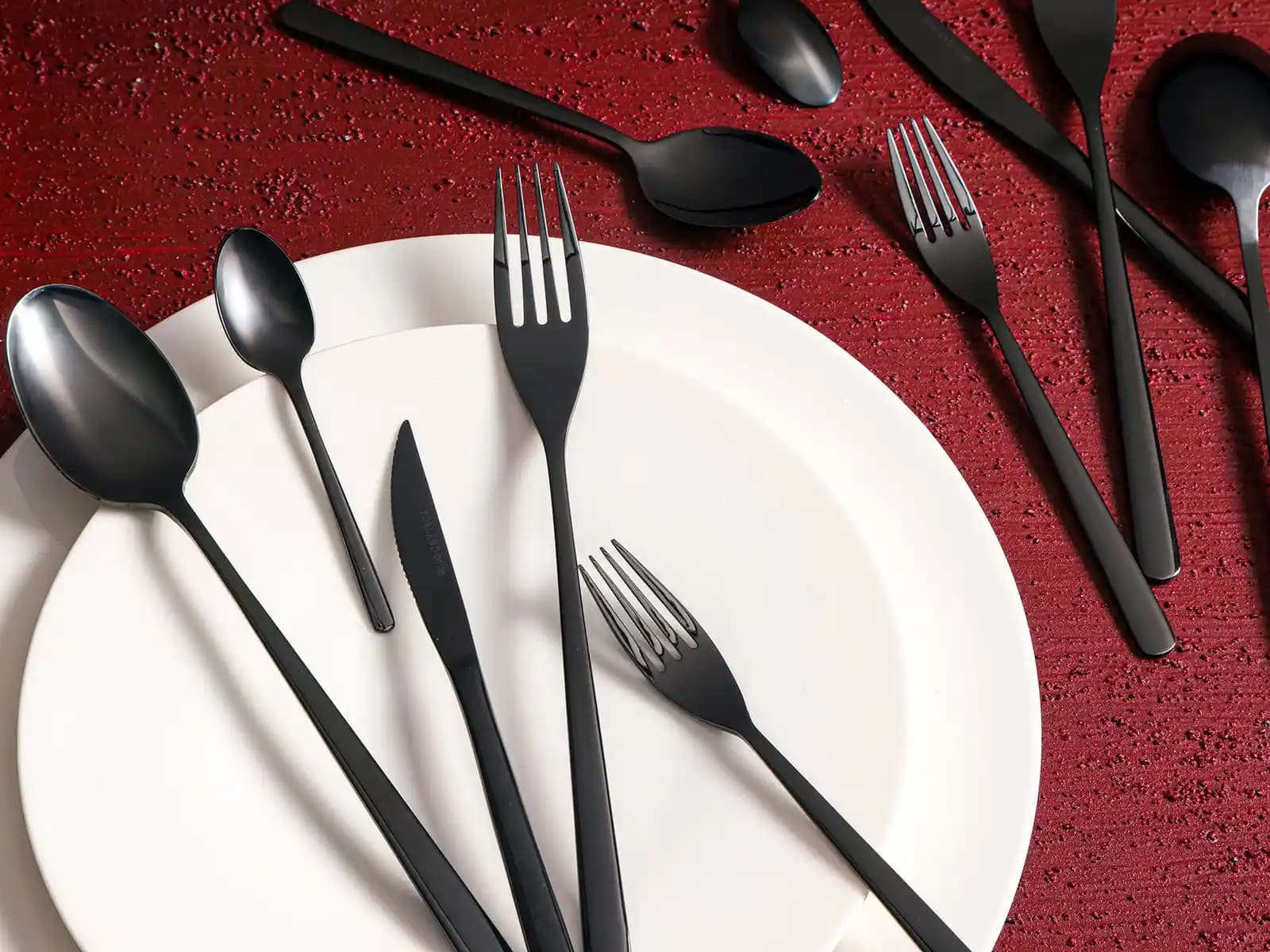 Siyah Çatal Kaşık ile Modern ve Şık Dekorasyon Çözümleri