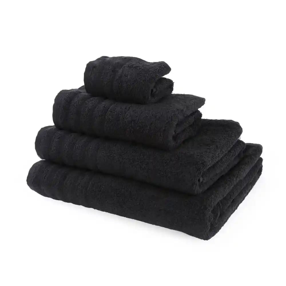 Siyah Havlu Dekorasyonda Şıklık ve Fonksiyonelliği Bir Arada Sunar