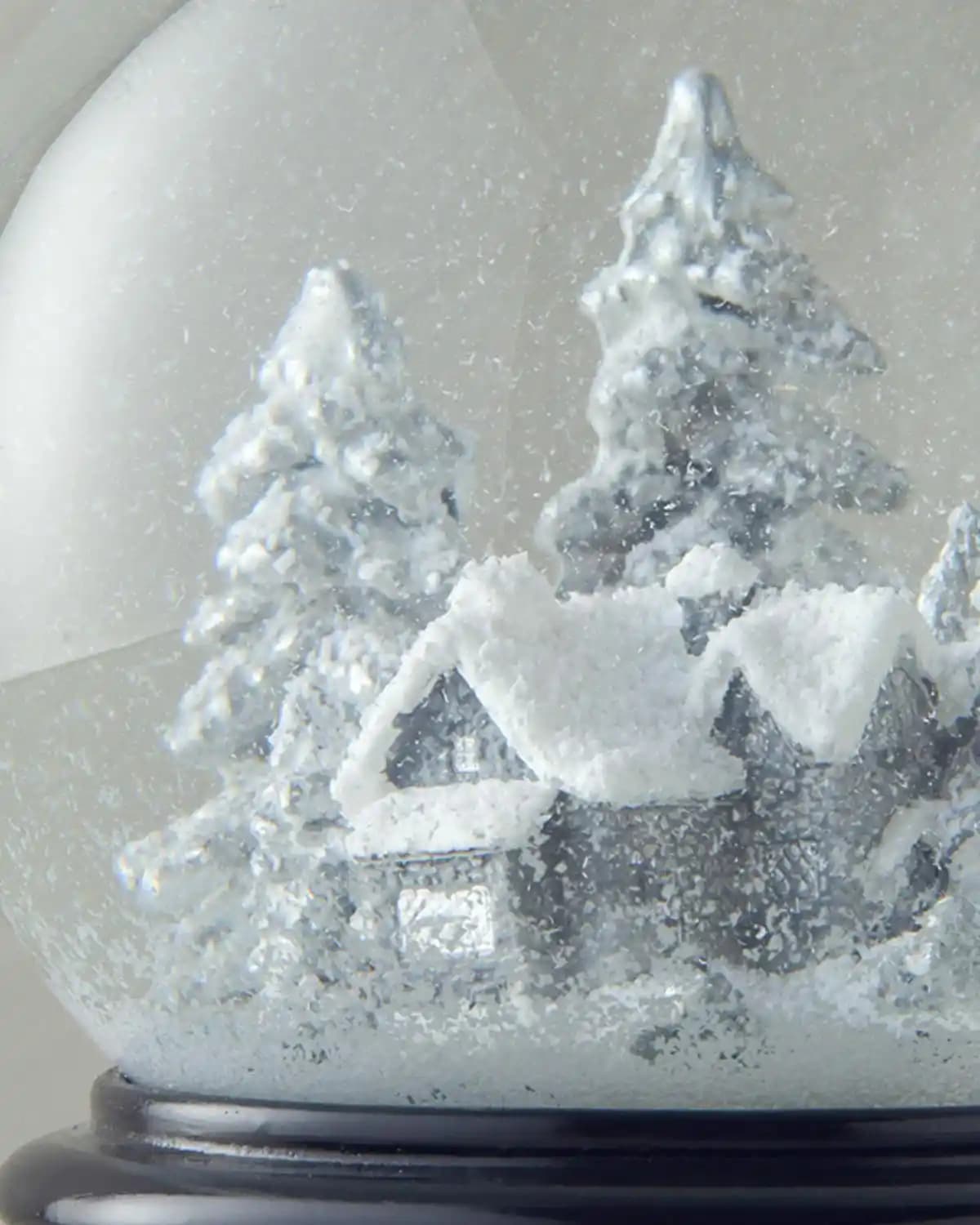 Siyah Kar Küresi ile Modern Dekorasyon ve Şıklık Yaratmanın Yolları