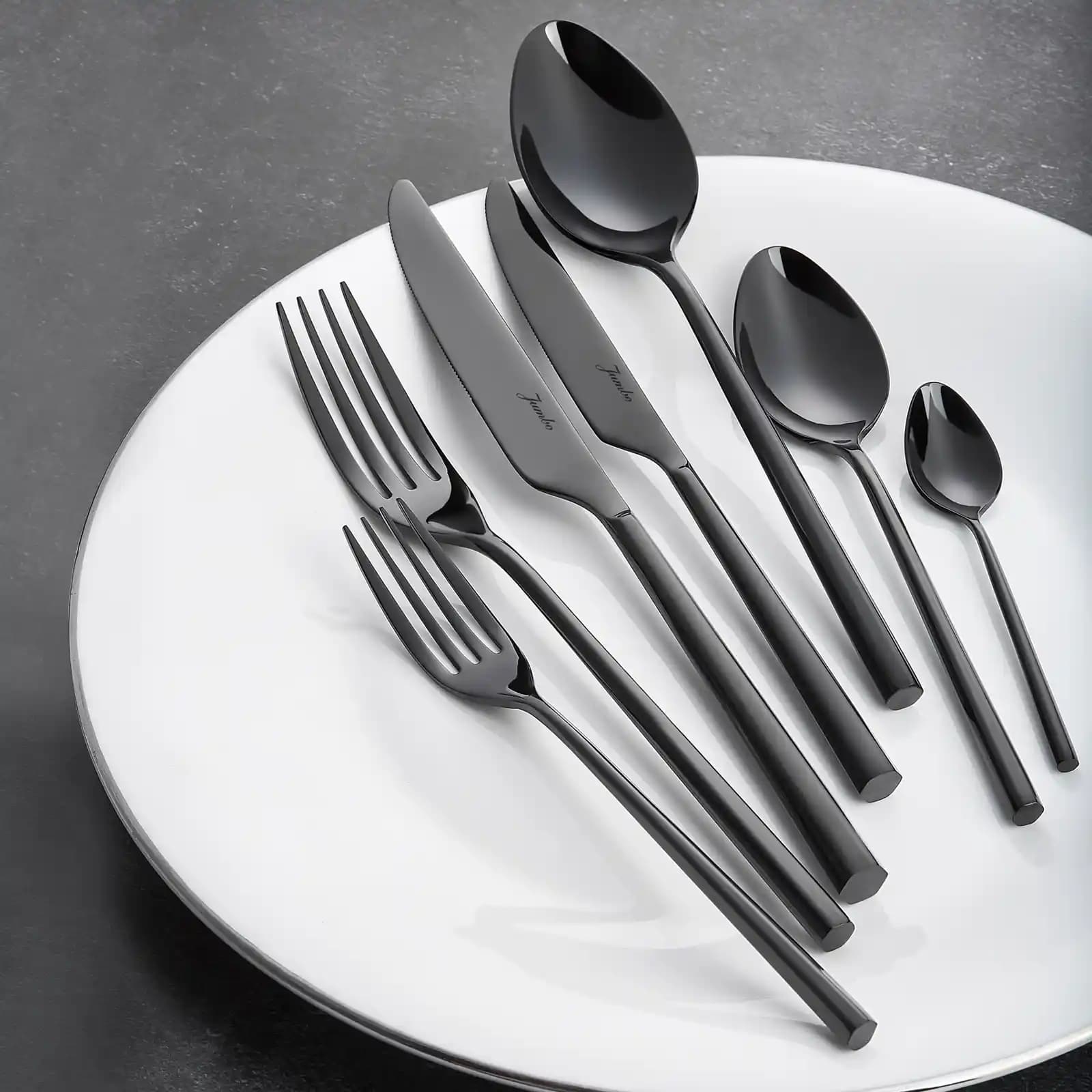 Siyah Mutfak Takımları ile Modern Sofralar İçin Şık ve Dayanıklı Seçenekler