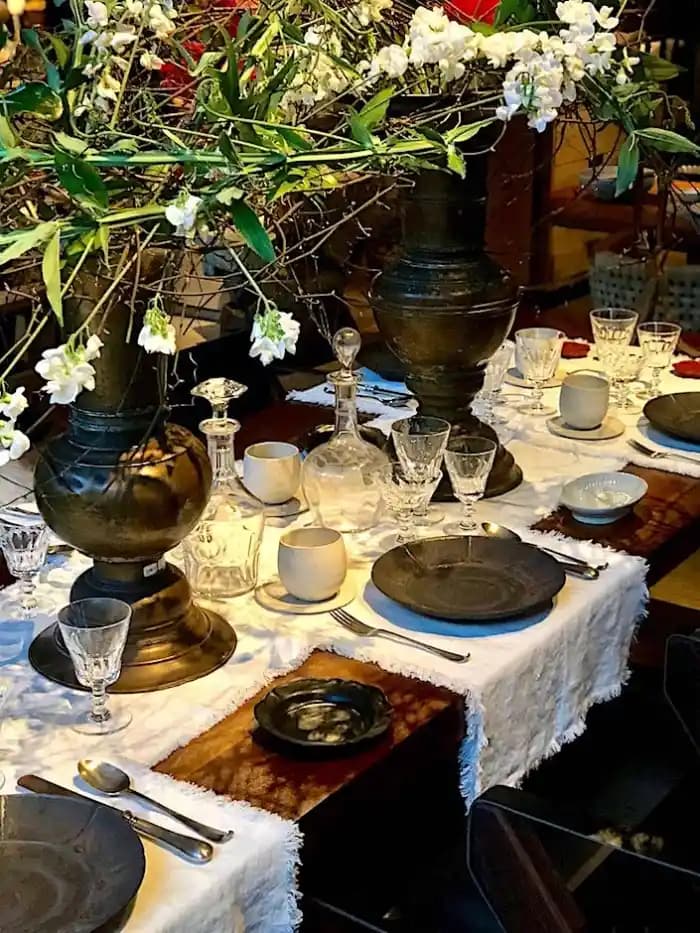 Sofra Süsleme Sanatı: Şık ve Unutulmaz Masalar Yaratmak İçin Temel İpuçları ve Trendler