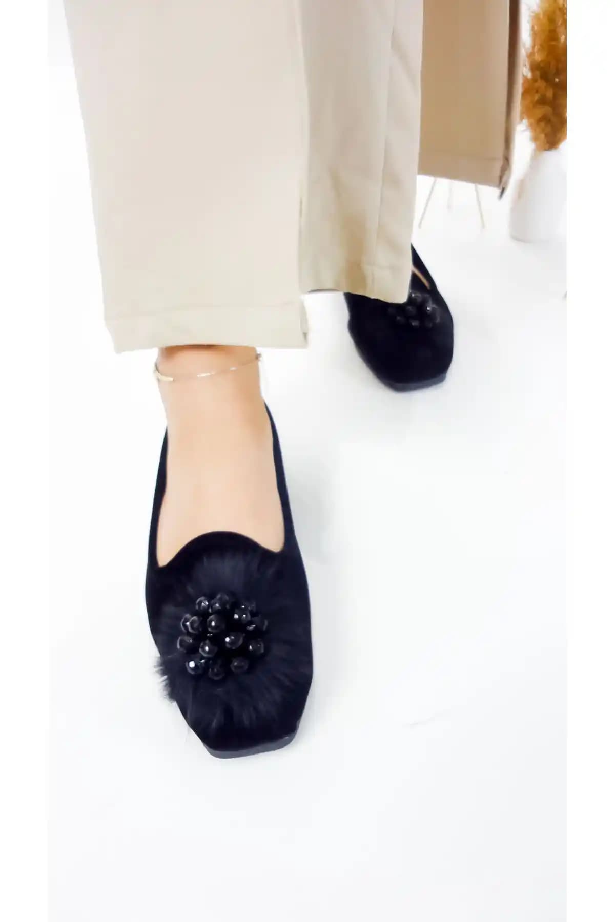 Süslü Ev Babetleri ile Dekorasyonda Şıklık ve Konforun Buluşması