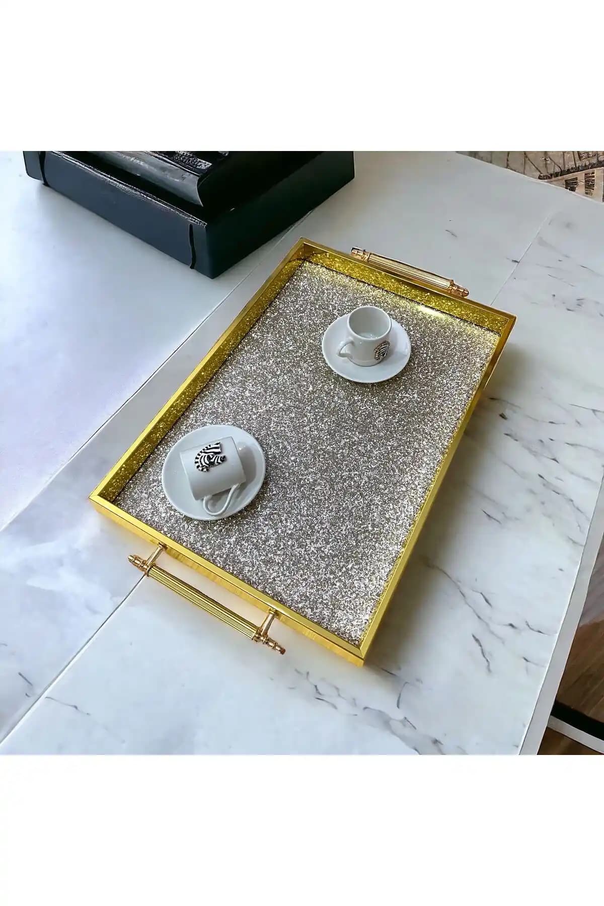 Taşlı Tepsiler: Estetik ve İşlevselliğiyle Modern Dekorasyonun Vazgeçilmez Parçası