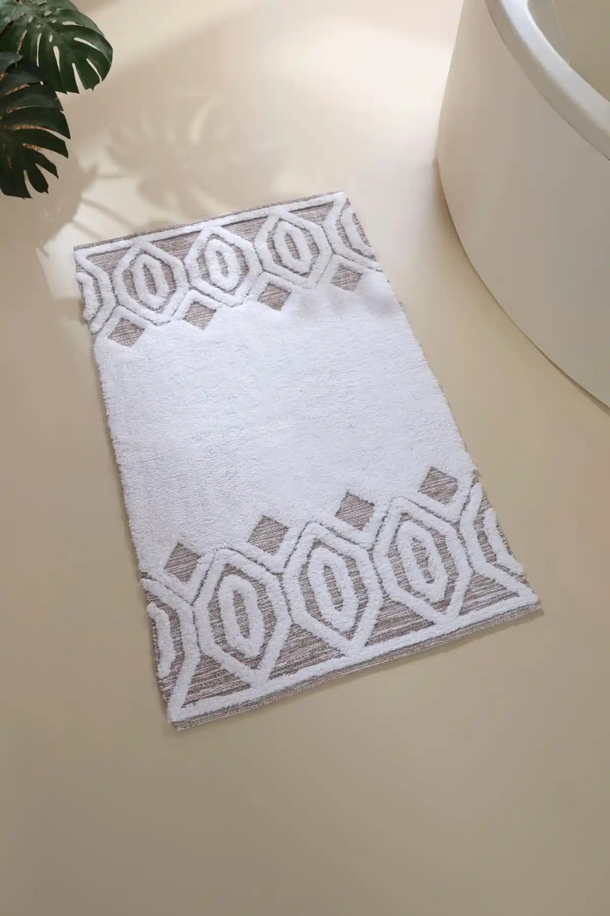 Tekli Banyo Paspası Seçerken Dikkat Edilmesi Gerekenler ve Trendler