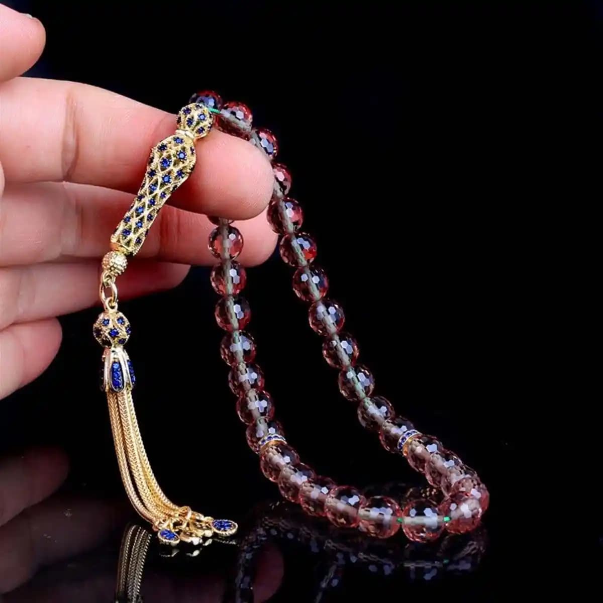 Tesbihlerin Dekorasyonda Kullanımı ve Estetik Değerleri Üzerine Analiz