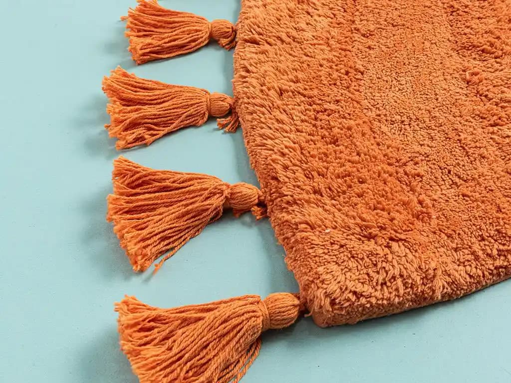 Turuncu Banyo Paspasıyla Canlılık ve Şıklık Katmanın Yolları