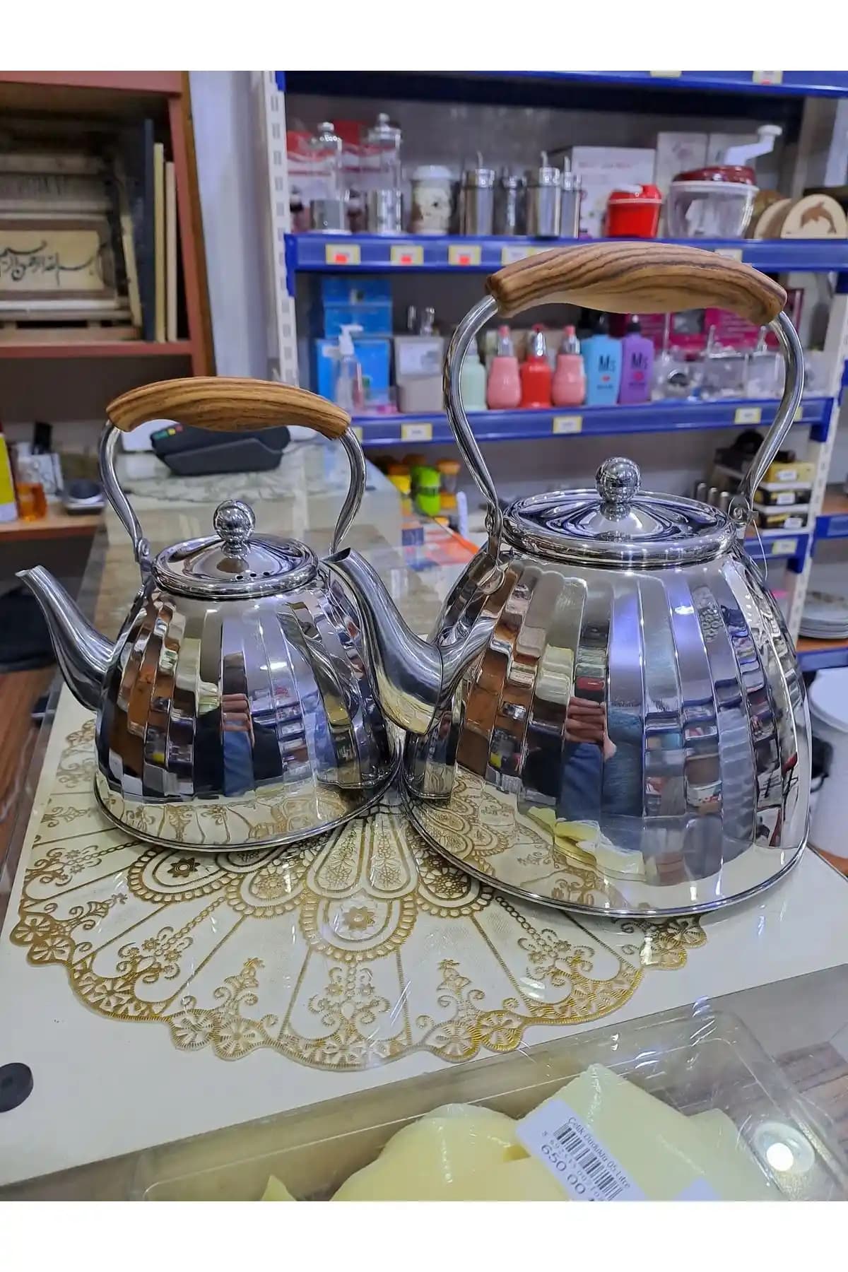 Üstten Kulplu Çaydanlıklar: Modern ve Estetik Tasarımlarla Çay Keyfini Yükseltin