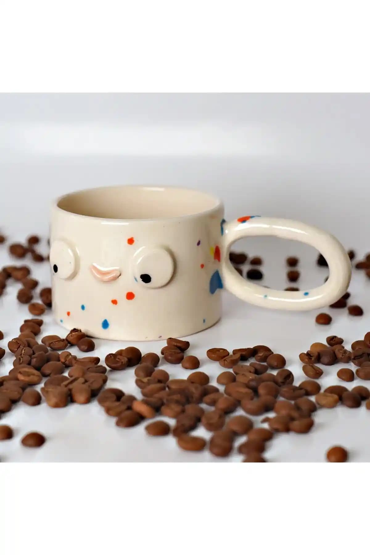 Uzun Kulplu Kupalar Dekorasyonda Zarafet ve İşlevselliği Bir Arada Sunar