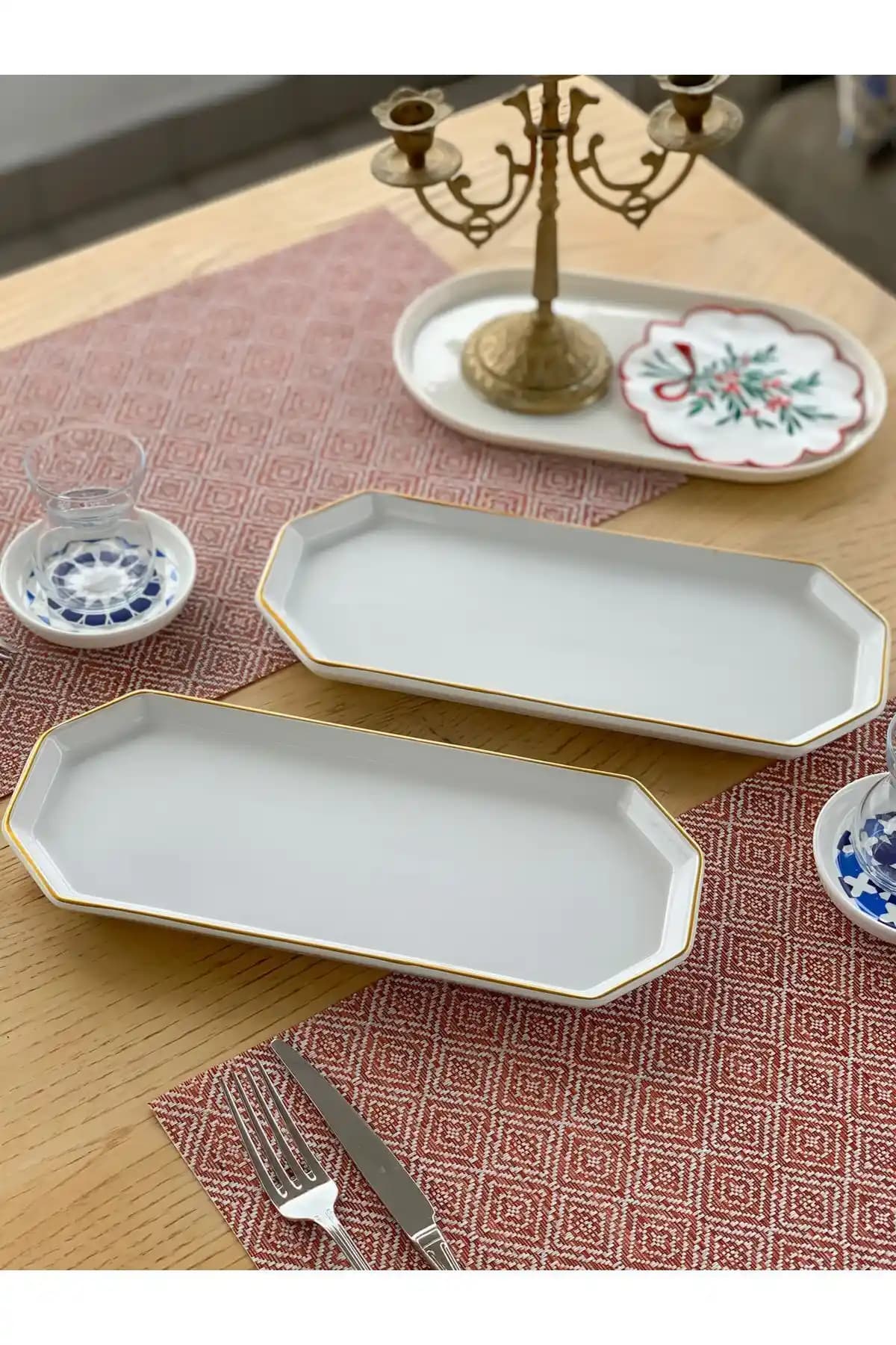 Uzun Servis Tabağı ile Şık ve Fonksiyonel Sofra Düzenleri Yaratmanın Yolları