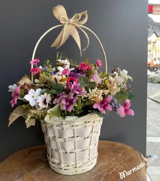 Yapay Kır Çiçekleri ile Estetik ve Dayanıklı Dekorasyon Çözümleri