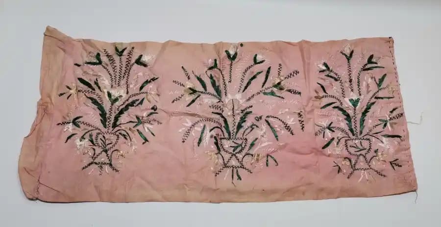 Yastık Yüzü Seçimi ve Dekorasyonda Uygun Malzeme Tercihleri