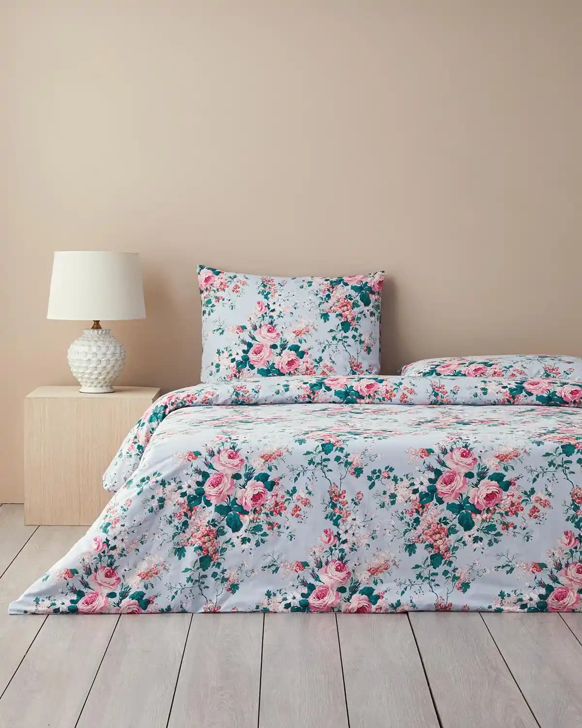 Yatak Odası Dekorasyonunda Tek Nevresim Trendleri ve Seçim Rehberi