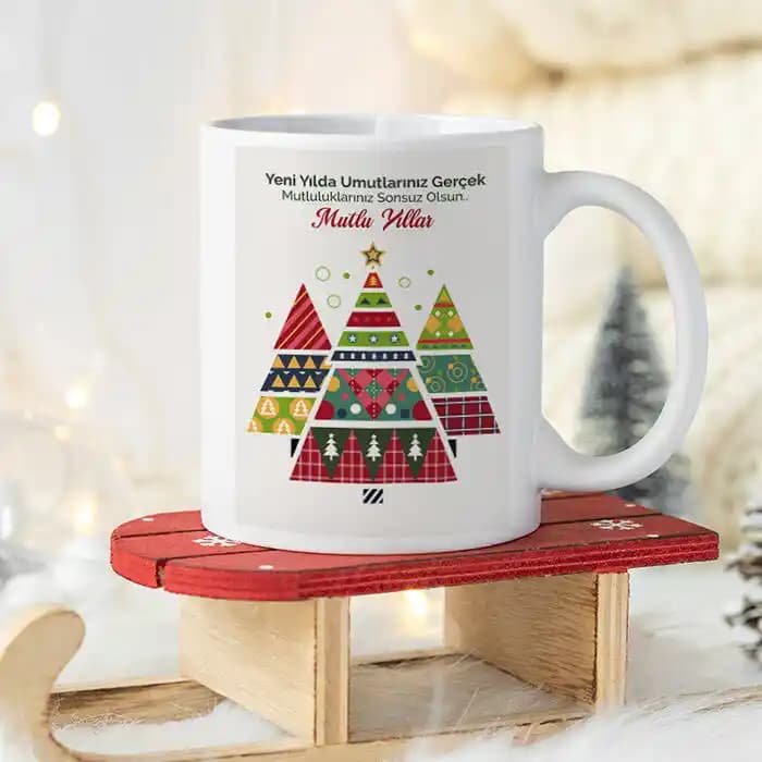 Yeni Yıl Dekorasyonunda Trend Kupa Bardaklar Sıcaklık ve Şıklığın Buluşması