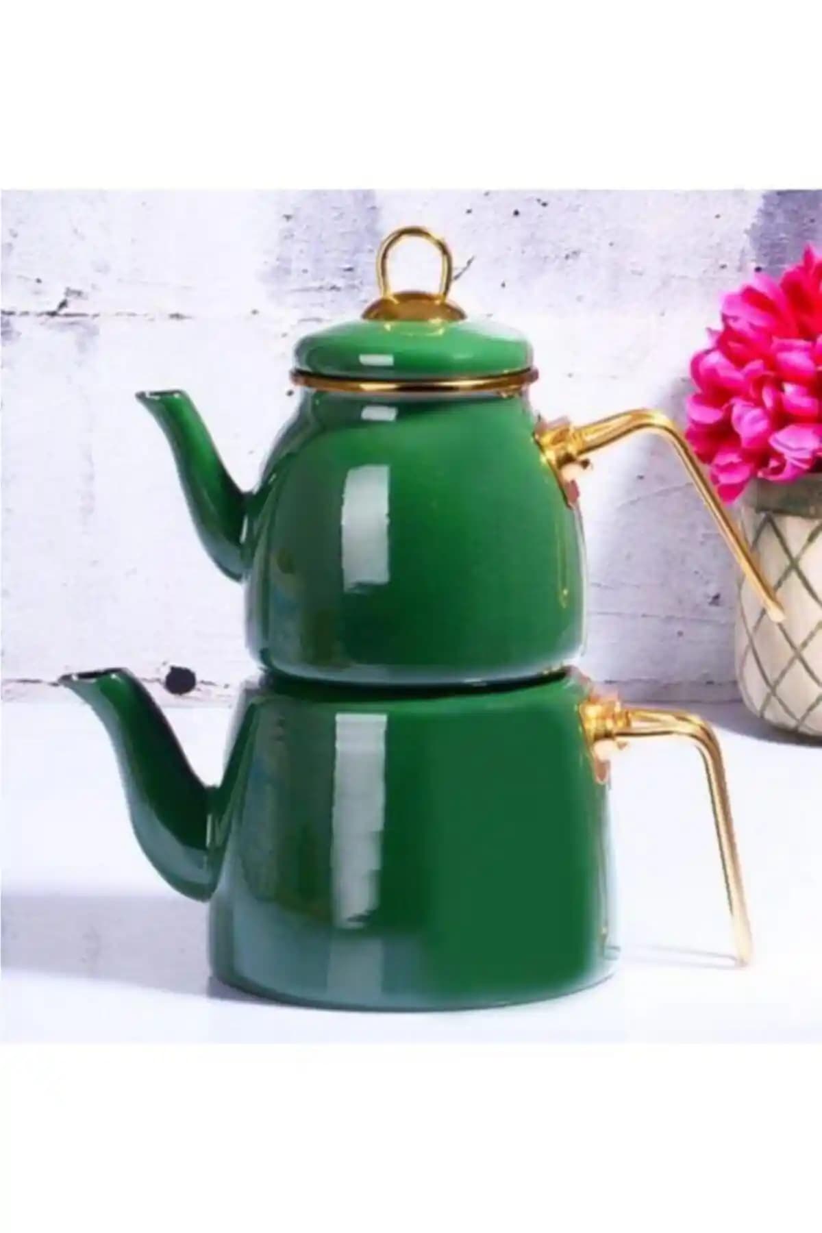 Yeşil Emaye Çaydanlıklar: Estetik ve İşlevselliğin Modern ve Vintage Seçenekleri