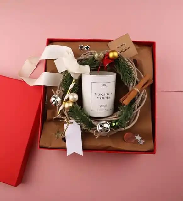 Yılbaşı Dekorasyonunda Tasarım ve Mobilya İçin İlham Verici Hediye Seçenekleri