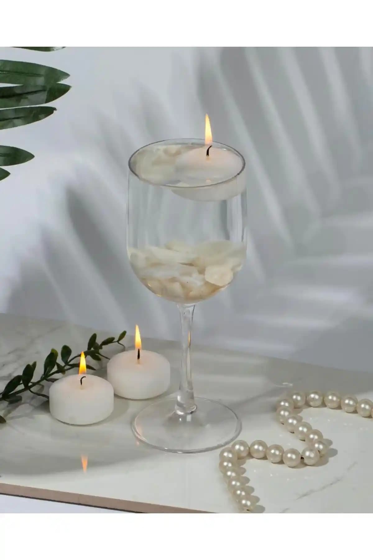 Yüzen Mum Dekorasyonu ile Evinize Zarif ve Sıcak Atmosferler Katın