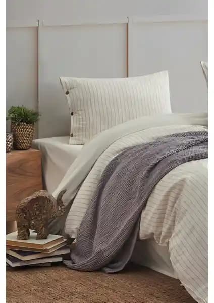 Berolige Easy Refine ve Karaca Home 4 Element Mavi Nevresim Takımları Karşılaştırması
