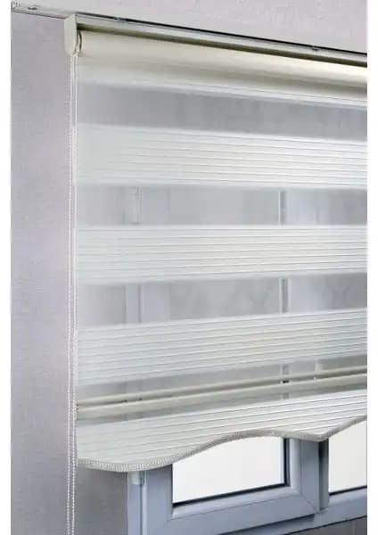 Brillant Etekli Krem ve Mat Beyaz Güneşlik Stor Perde Karşılaştırması 1