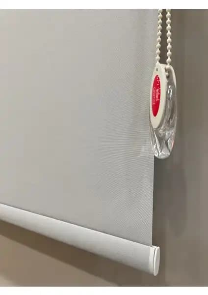 Brillant Stor Perde ve Venassa Blackout Stor Perde Karşılaştırması: Özellikler ve Seçenekler 1