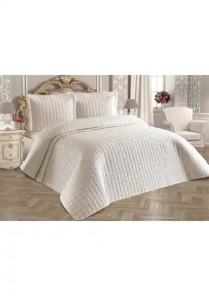 Çeyiz Diyarı Estiva ve Taç Gala Yatak Örtüsü Setleri Karşılaştırması