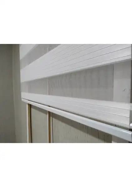 Clarıss Home Kırık Beyaz ve Story Düz Beyaz Zebra Perdelerin Karşılaştırması 2